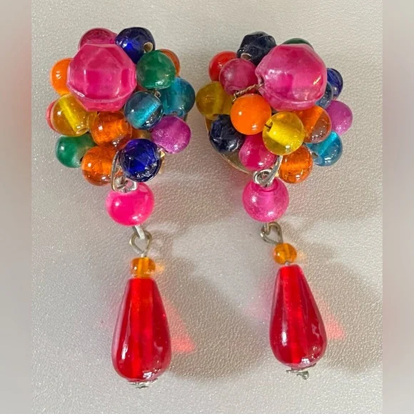 VTG Unique Bold Dangling Cluster Clip On Colorful Beaded Statement Earrings MCM - Picture 1 of 8